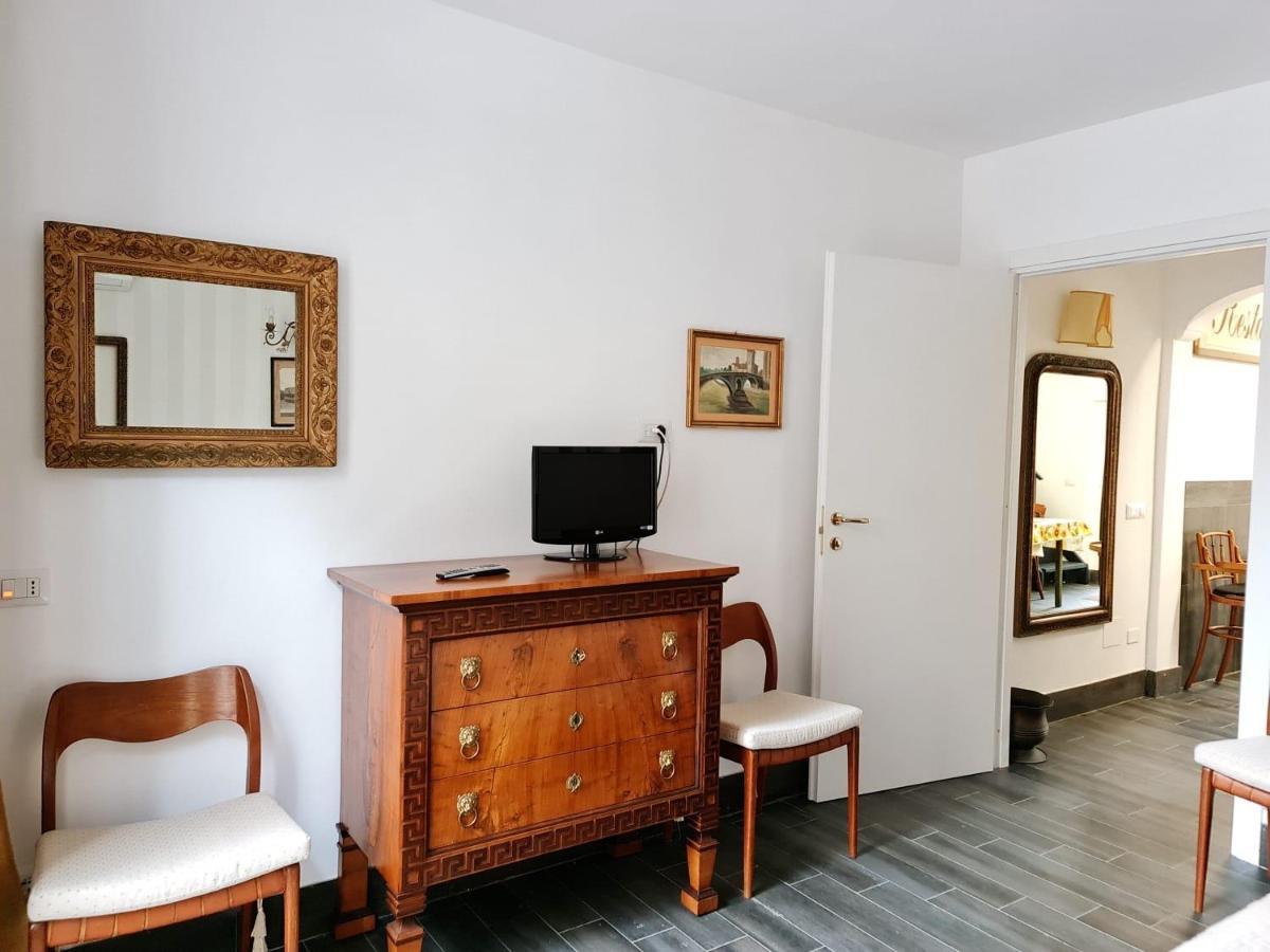 Apartment Ave Cesare Rom